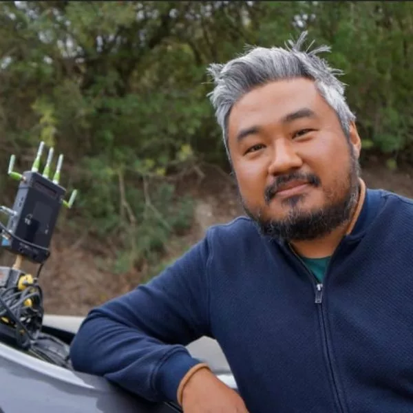 Marc Gurung à l’honneur dans Evasion Mag